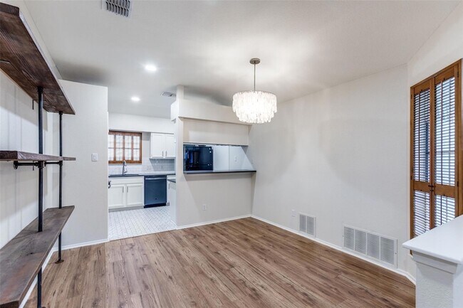 Foto del edificio - 900 Angleton Cove