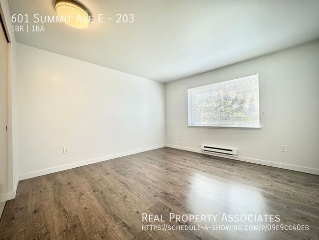 Building Photo - 601 Summit Ave E