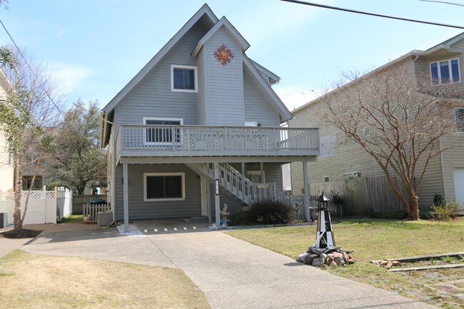Building Photo - 628 Surfside Ave