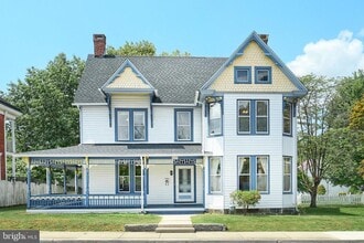 Building Photo - 412 Carlisle St