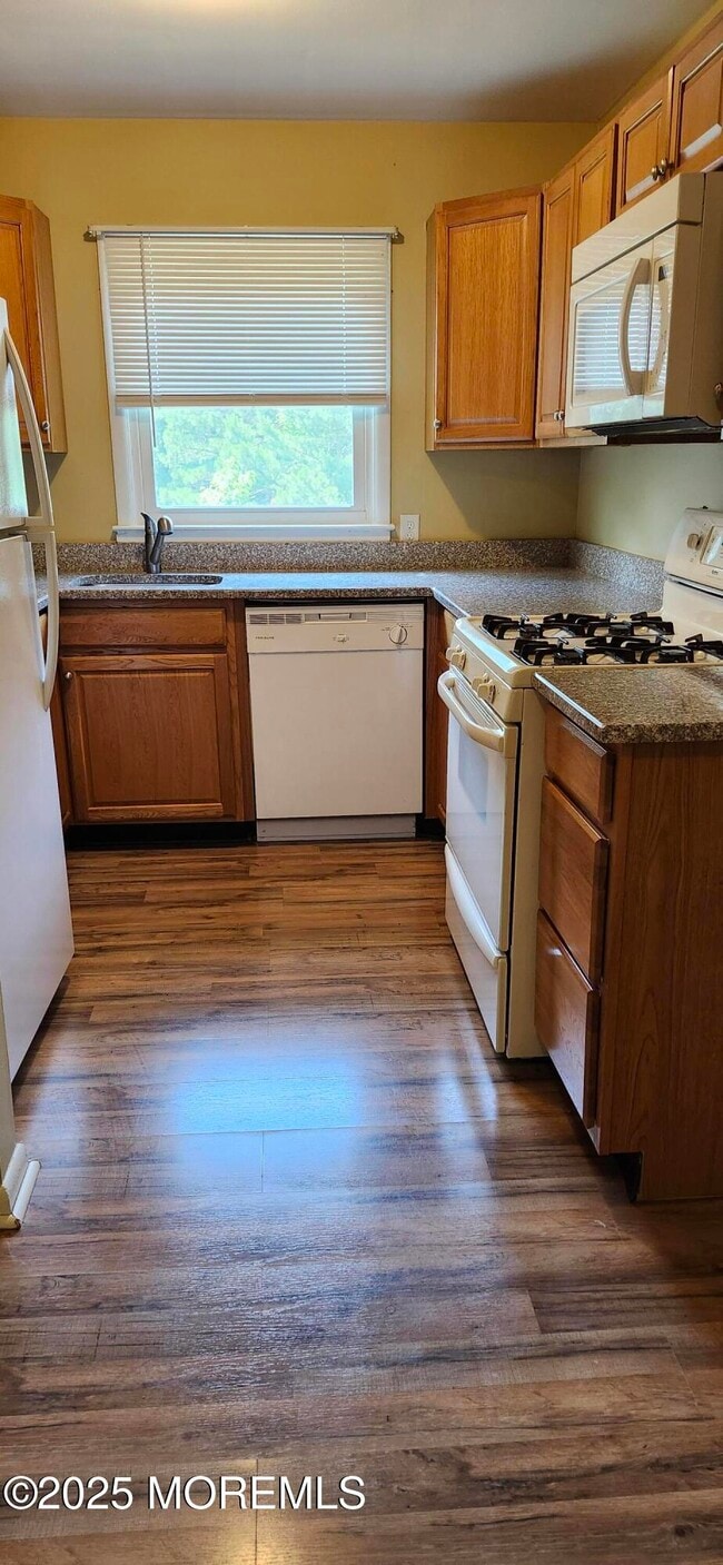 Building Photo - 19 Scotch Pine Dr