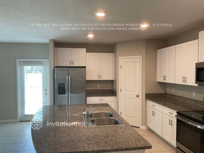 Building Photo - 2273 Treesdale Ave