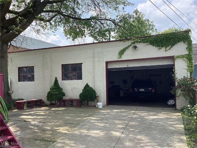 Building Photo - 1794 W 54th St