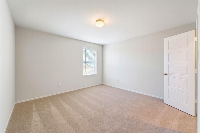 Foto del edificio - 342 Jade St