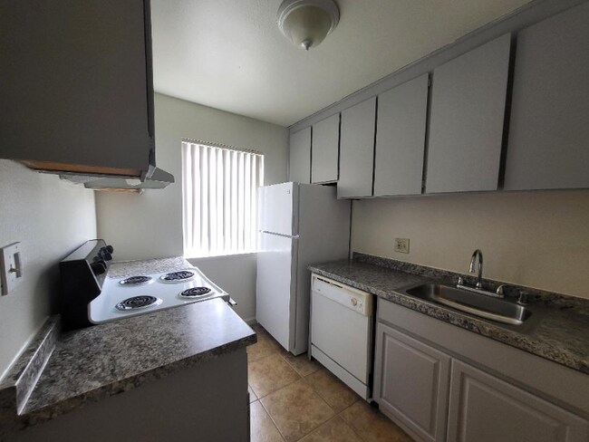 Foto del edificio - 4890 N Backer Ave