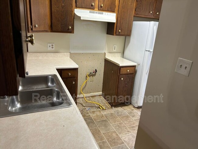 Building Photo - 132 Westwind Ct