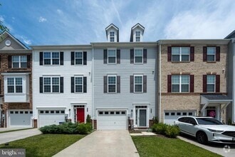 Building Photo - 9624 Eaves Dr