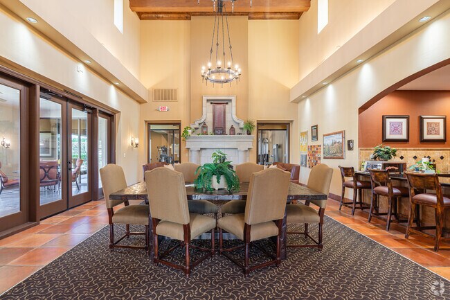 Casa club - Palmilla at Campus Pointe