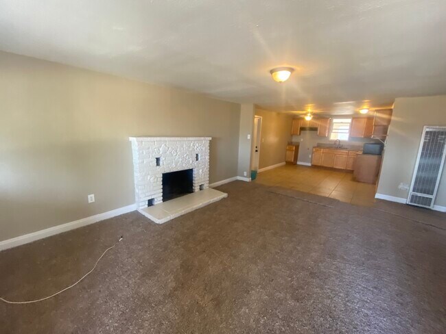 Foto del edificio - 7182 Cypress Ave