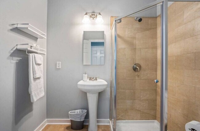 Foto del edificio - 490 Rockwell St SW