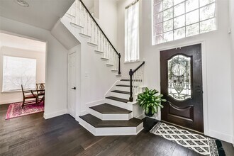 Building Photo - 1322 Blackthorne Dr