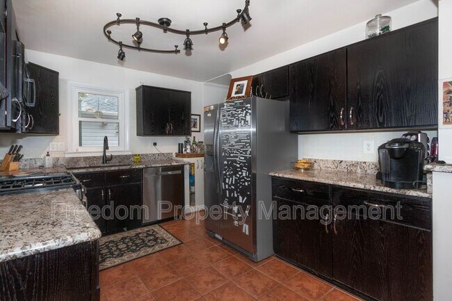 Foto del edificio - 5914 Ridge View Dr
