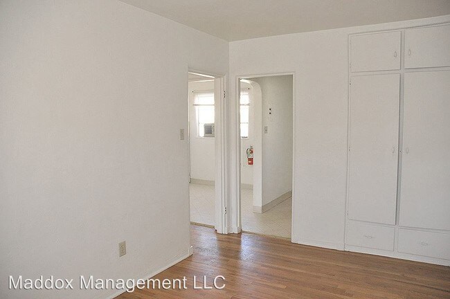 Building Photo - 510 Adams St NE