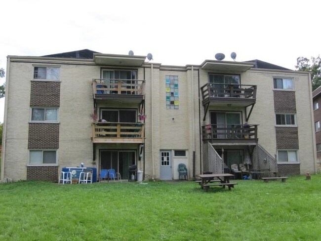 Building Photo - 428 Crescent Blvd