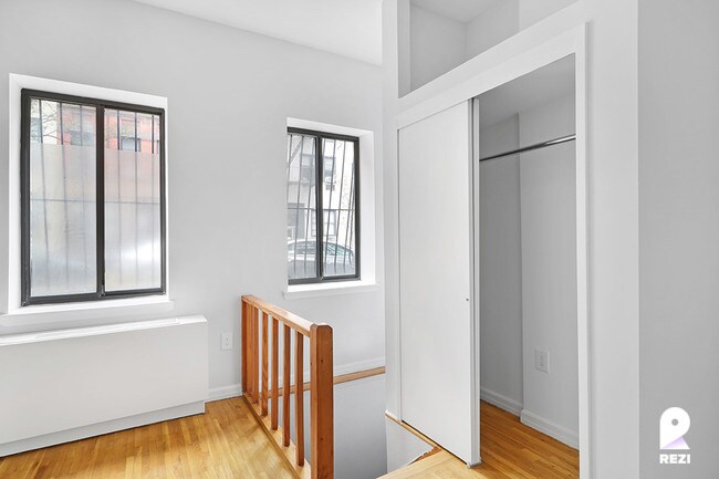 Foto del edificio - 417 E 83rd St