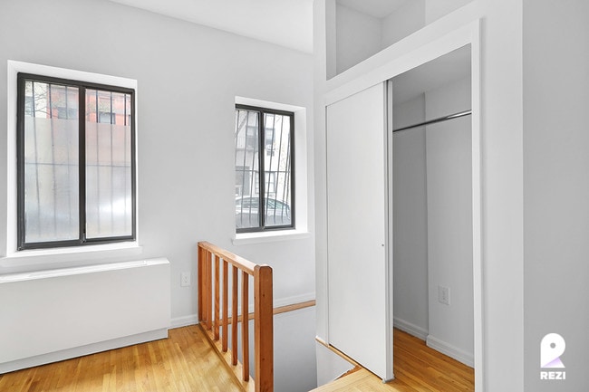 Building Photo - 417 E 83rd St