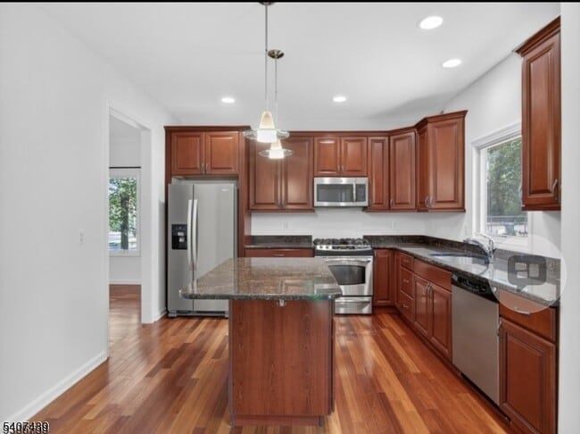 Building Photo - 282 South St