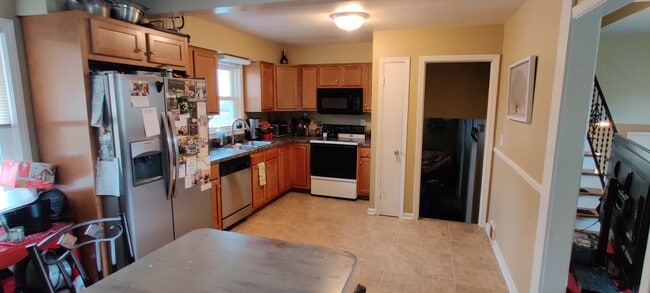 Building Photo - 4105 Laurelwood Ave