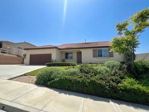 Building Photo - 1535 Sandy Hill Dr