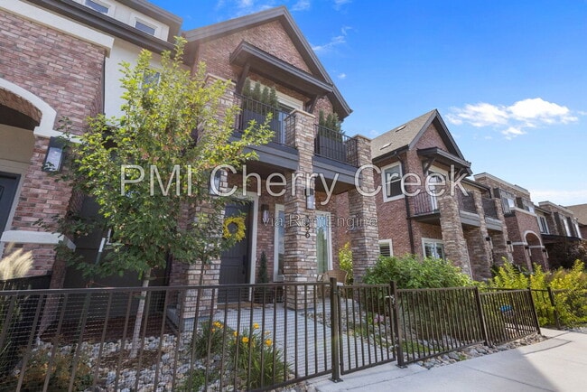 Building Photo - 356 E Orchard Rd