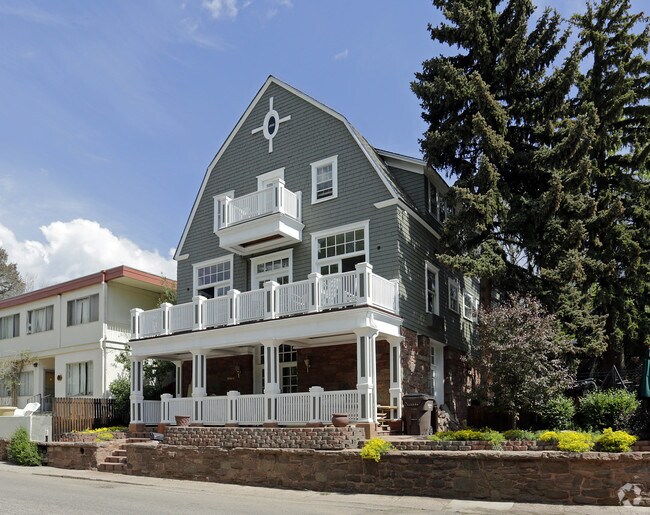 42 Park Ave Manitou Springs, CO 80829 Rentals Manitou Springs, CO