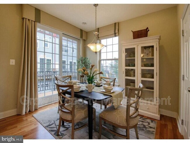 Building Photo - 105 Admirals Way