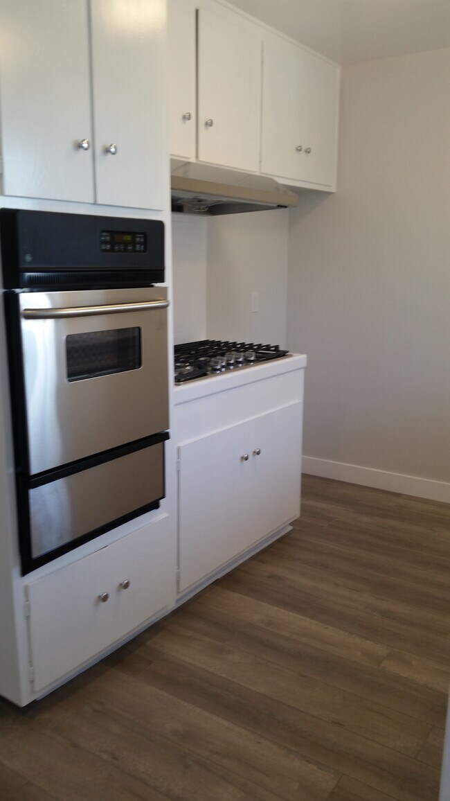 Foto del edificio - 641 Border Ave