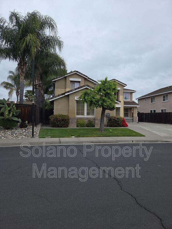 Building Photo - 2822 Regatta Cir