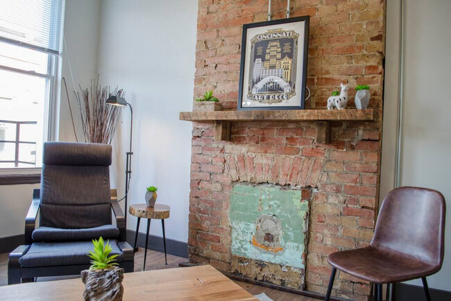 Foto del edificio - 1533 Pleasant St