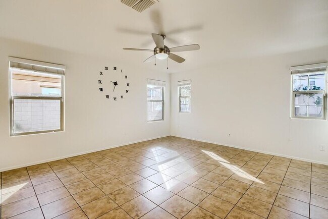 Building Photo - 6836 E Posada Cir