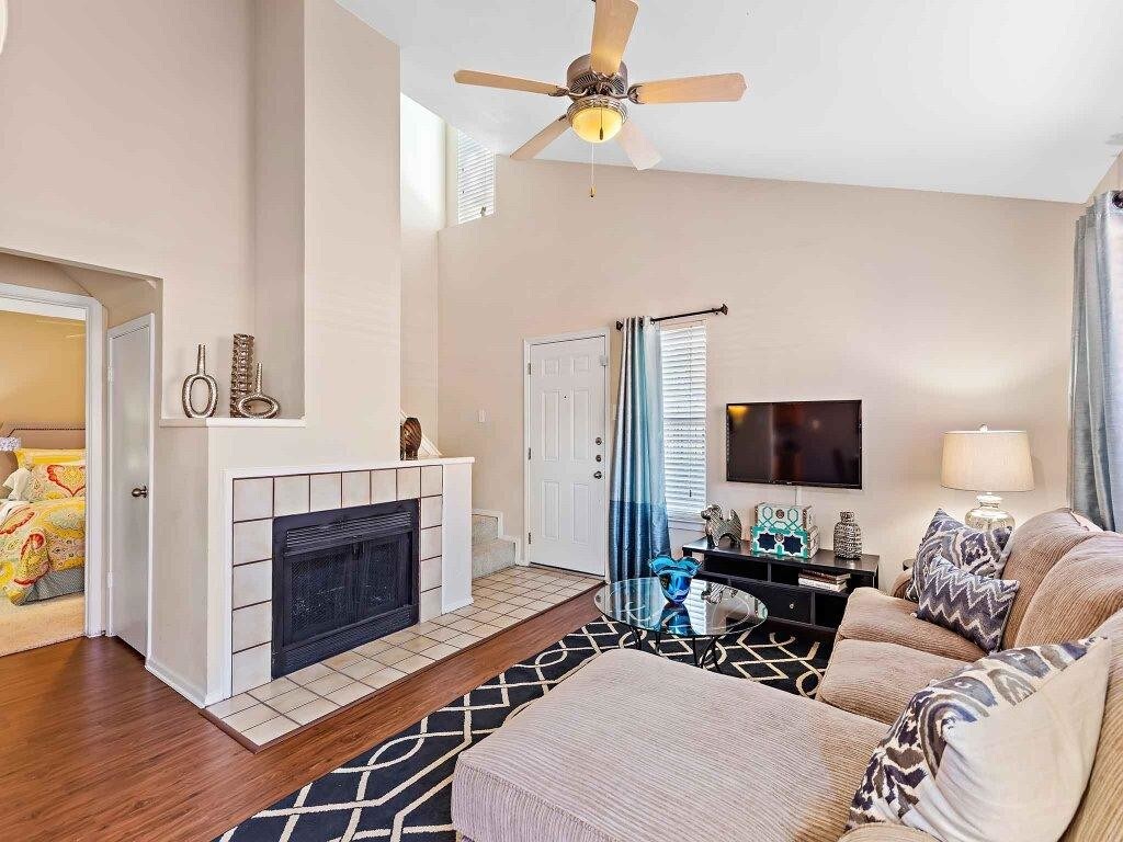 Galleria Townhomes Apartments Carrollton, TX