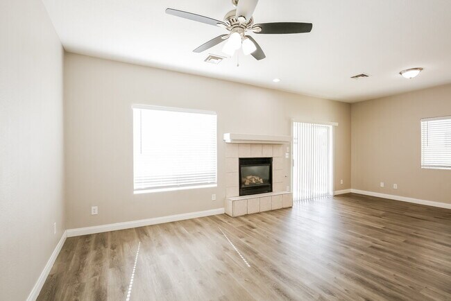 Building Photo - 3309 W Colton Ave
