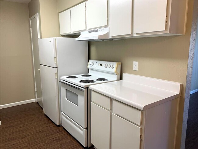 Foto del edificio - 2200 Cypress Landing Rd