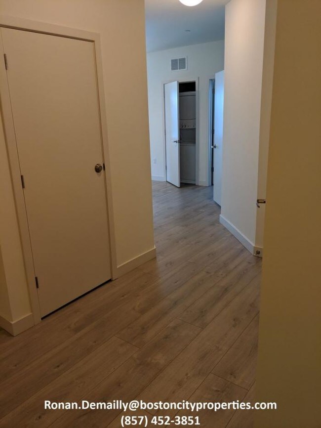 Building Photo - 2 bedroom in Chelsea MA 02150
