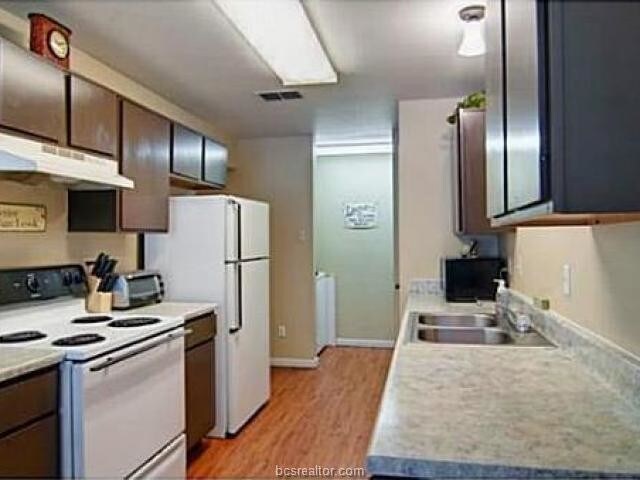 Foto del edificio - 701 Balcones Dr