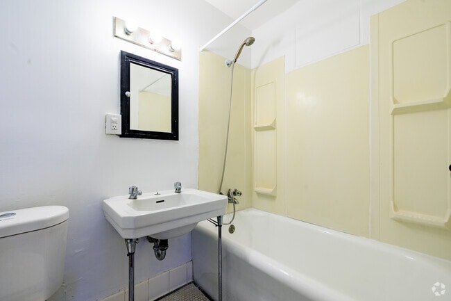 Bathroom - 214 York Queen