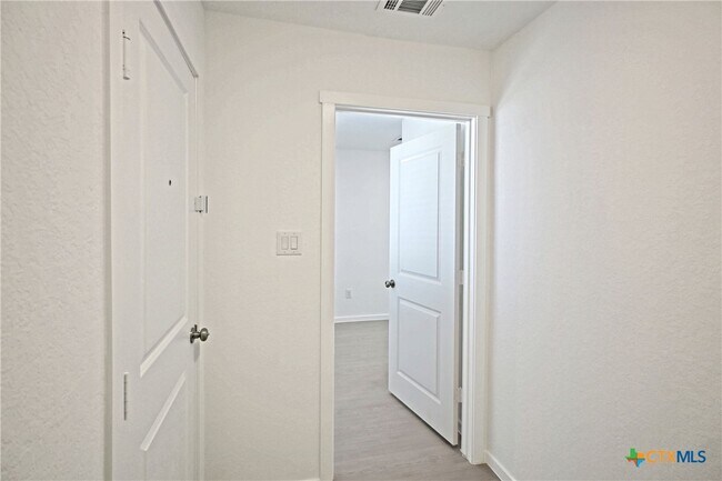 Foto del edificio - 321 W Mill St