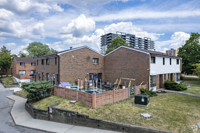 Photo du bâtiment - Gosford Apartments