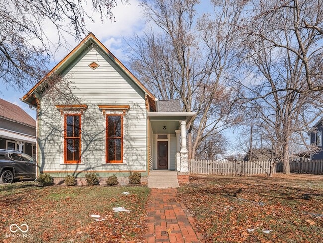 Photo - 1118 E St Clair St House