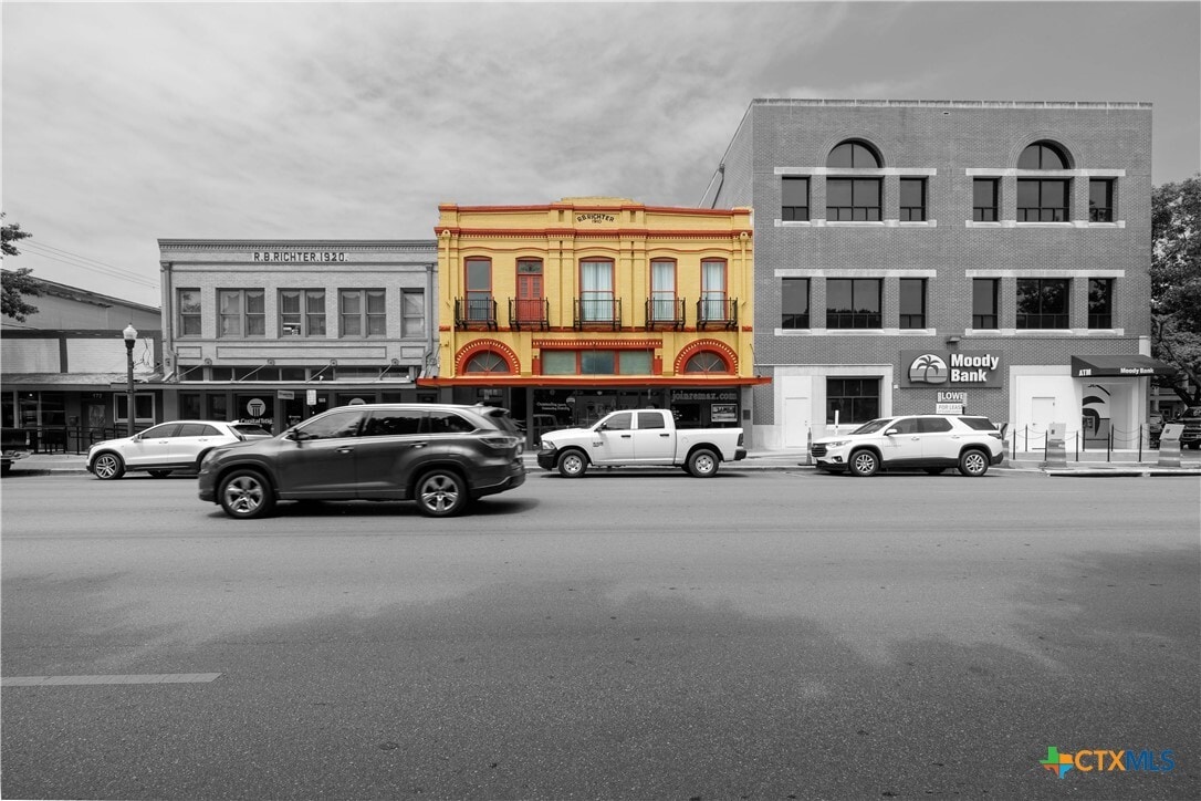 Primary Photo - 142 West St