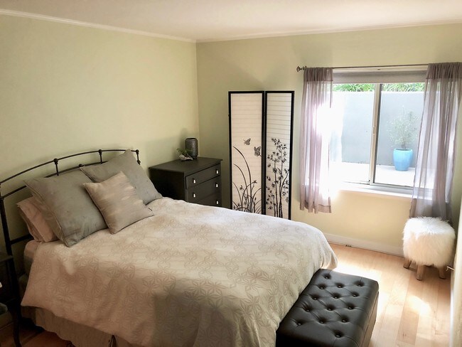 Bedroom (with walk in closet) - 5140 Diamond Heights Blvd
