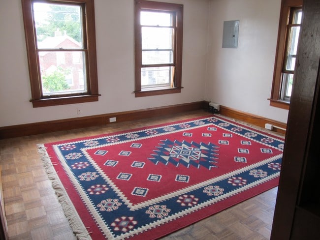 Building Photo - 132 N Winooski Ave