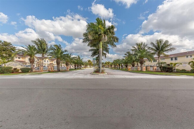 Foto del edificio - 7488 NW 181st St
