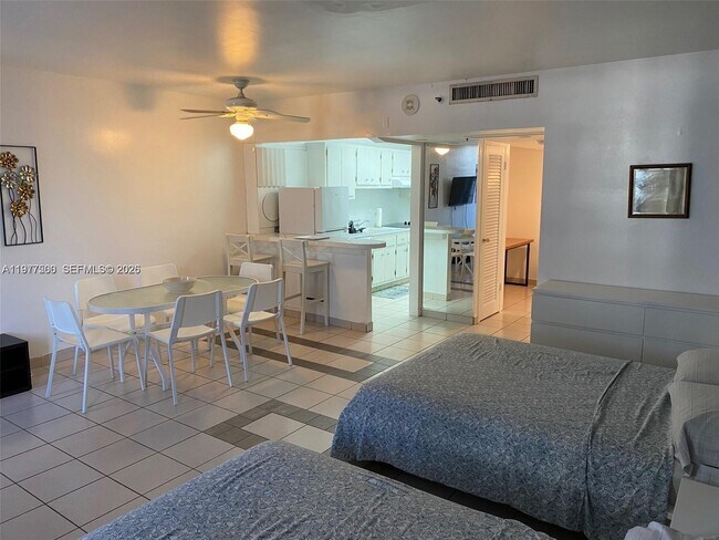 Foto del edificio - 100 Lincoln Rd