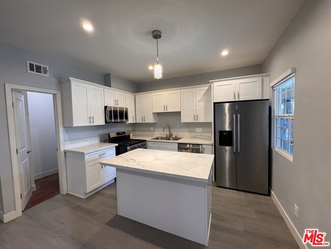 Building Photo - 1517 Crenshaw Blvd