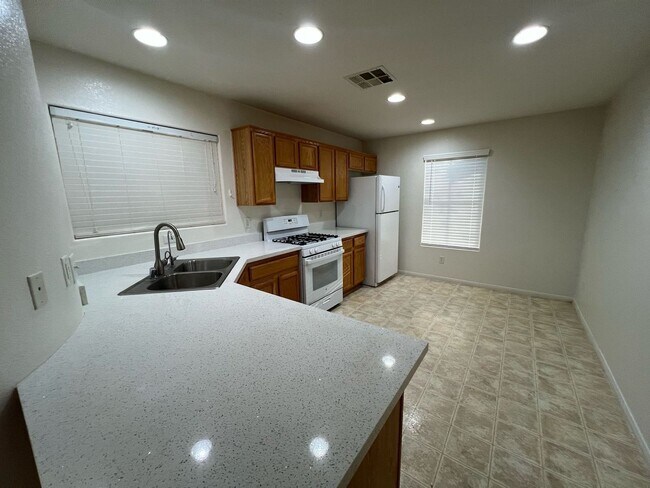 Foto del edificio - 8034 Indian Blanket St