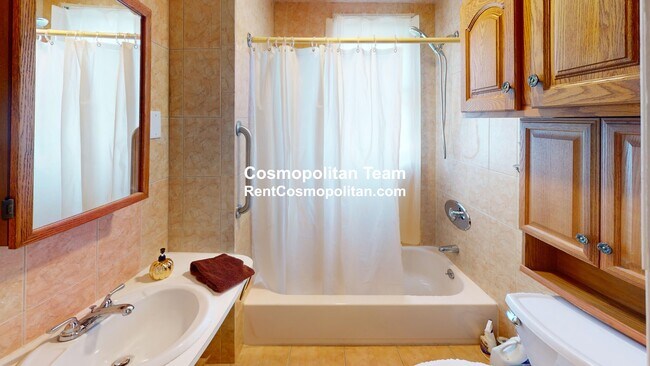 Building Photo - 321 Summer St