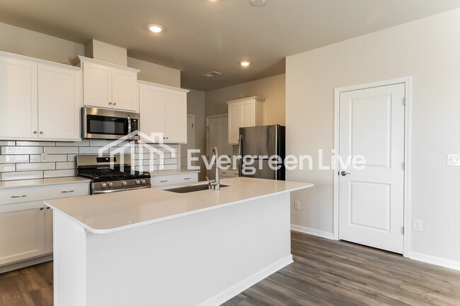 Building Photo - 1703 Heron Ct