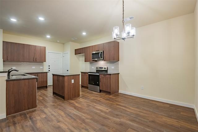 Foto del edificio - 601 Blackland dr