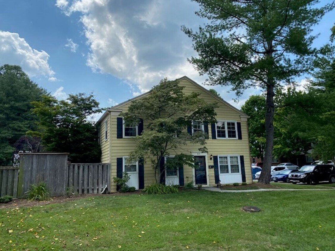 Building Photo - 613 Cambridge | 3 Bed 2.5 Bath | 08/15/2024